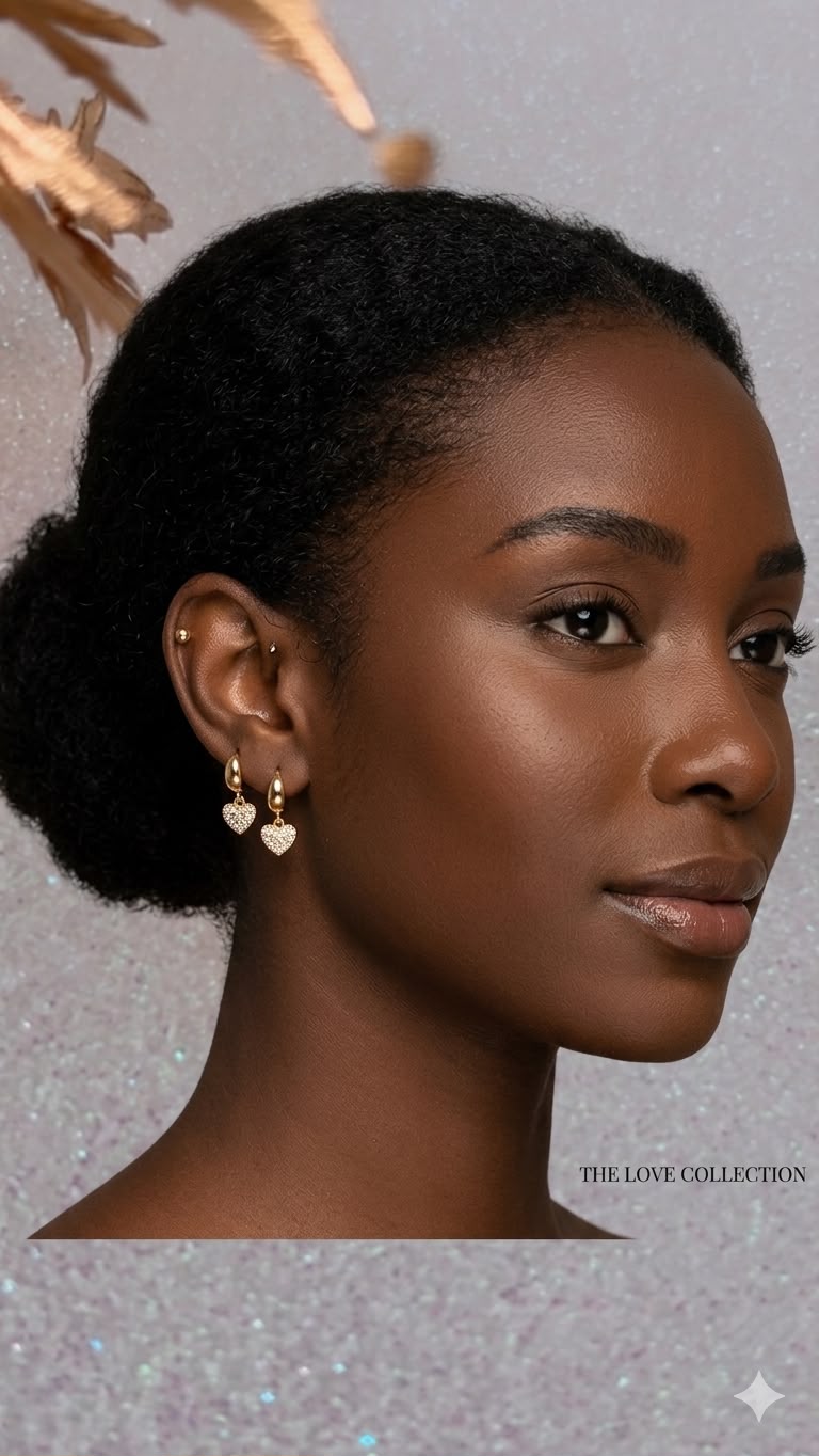 Brinco de Argola com Pingente Coração Cravejado - Imagem 3